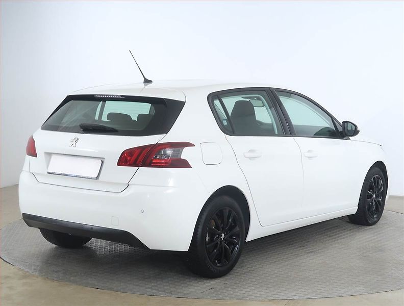 Peugeot 308 (2018) 1.5 BlueHDi, Navi, Tempomat - fotka 5 z 17