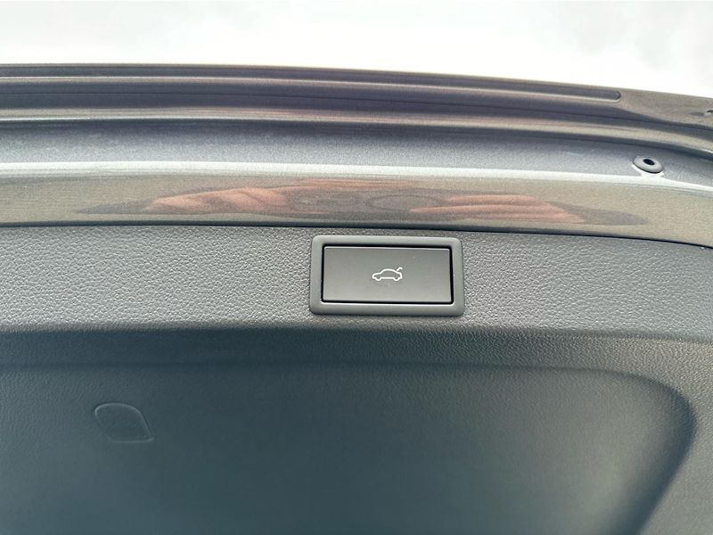 Škoda Octavia Combi Top Selection 2,0 TDI 11 - fotka 22 z 26