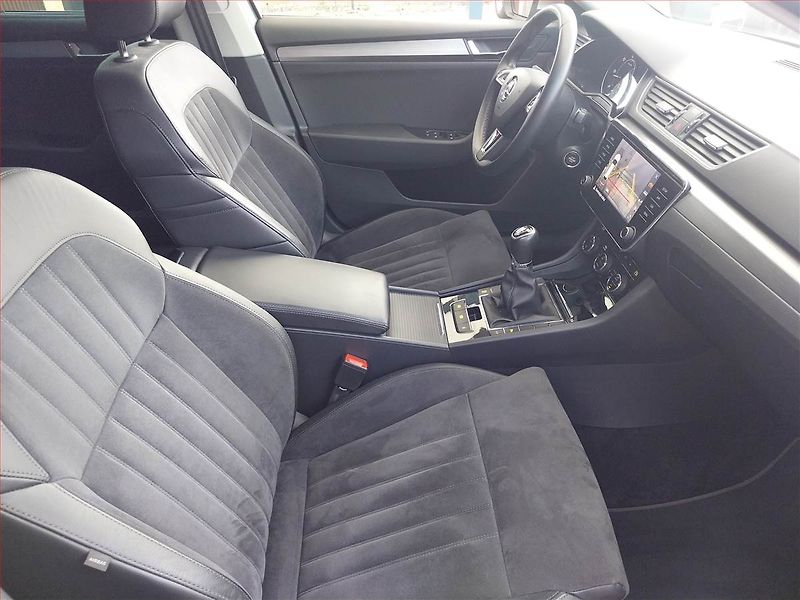 Škoda Superb (2019) 2.0 TDI, Kůže, Navi, Bi-Xenony - fotka 9 z 17