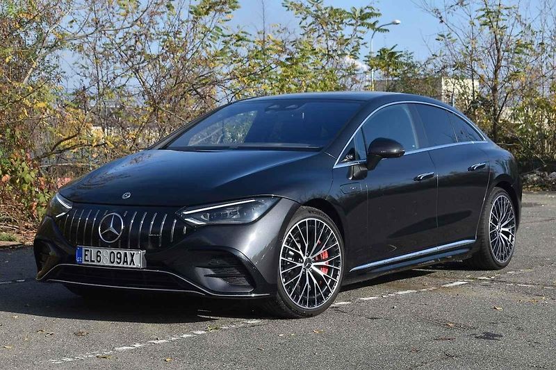 Mercedes AMG EQE 43 4Matic poslouží k reprezentaci i k zábavě