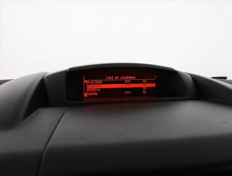 Citroën Berlingo (2018) Feel 1.6 BlueHDi, 5Míst, ČR - fotka 11 z 13