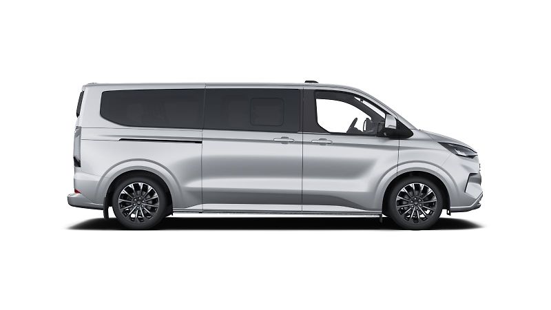 Ford Tourneo Custom (2026) Titanium X L2, Tourneo, 2.0 Ec - fotka 2 z 9