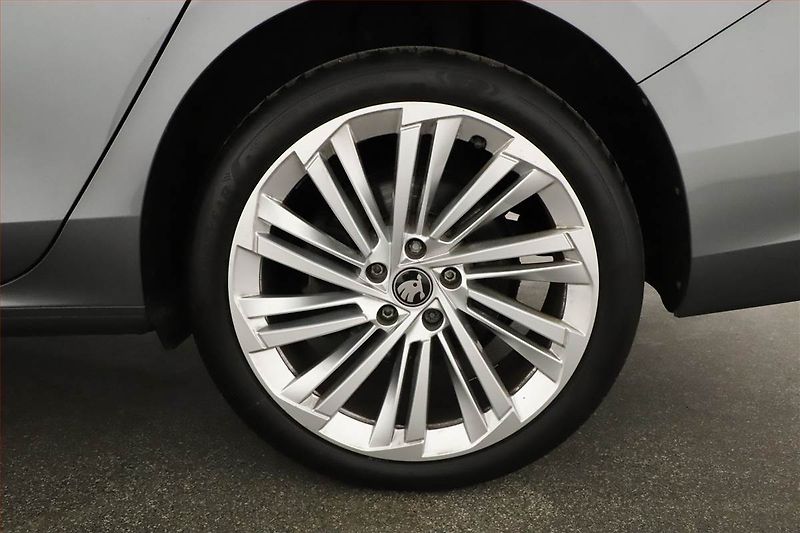 Škoda Superb (2025) 2.0 TDI, Laurin&Klement - fotka 19 z 19