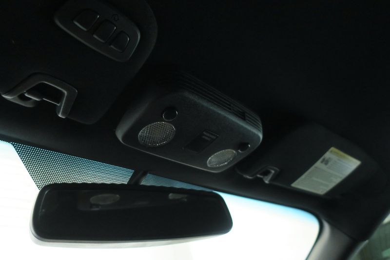 Ford Mustang (2015) 5.0 Ti-VCT V8 GT 50 automat - fotka 28 z 48
