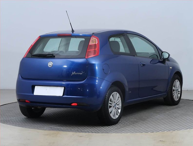 Fiat Punto (2007) 1.4, po STK, rezervace - fotka 5 z 14