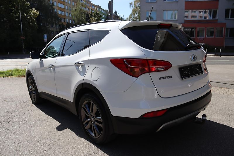 Hyundai Santa Fe Santa Fe 2.2 CRDi 4x4 ČR 1.MAJ - fotka 16 z 59