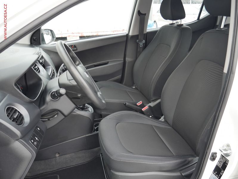 Hyundai i10 (2018) 1.0i, ČR, AC - fotka 9 z 18