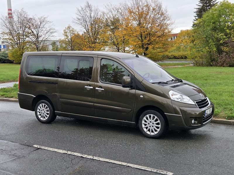 Peugeot Expert Tepee (2014) 2.0 HDI 120Kw Motor 3válce - fotka 10 z 28