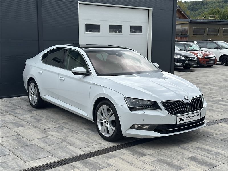 Škoda Superb 1,4 TSI 150PS  Style Plus 4x4 - fotka 5 z 58