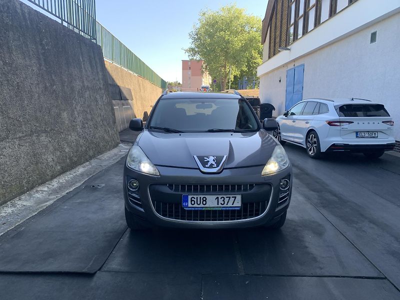 Peugeot 4007 (2009) - fotka 2 z 7