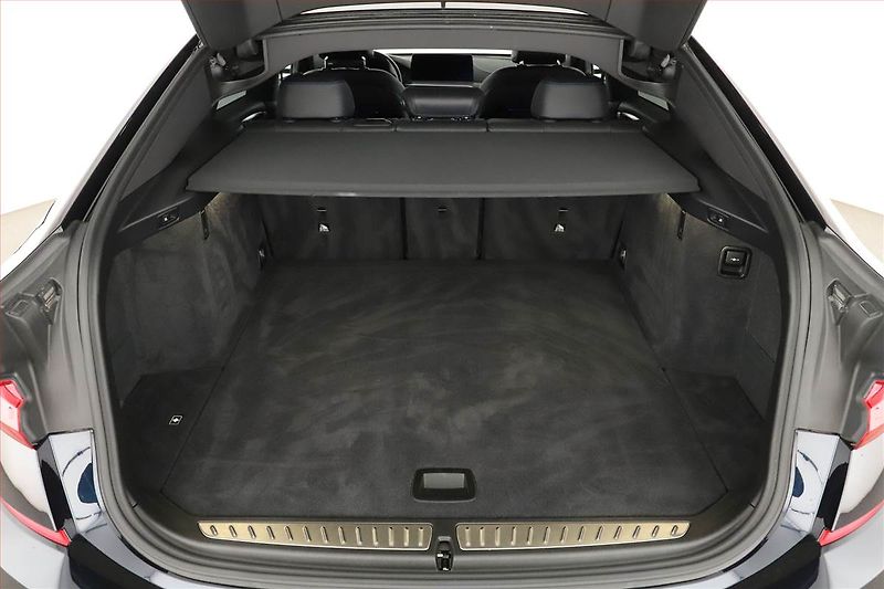 BMW Řada 6 (2022) 640i xDrive GT - fotka 11 z 20