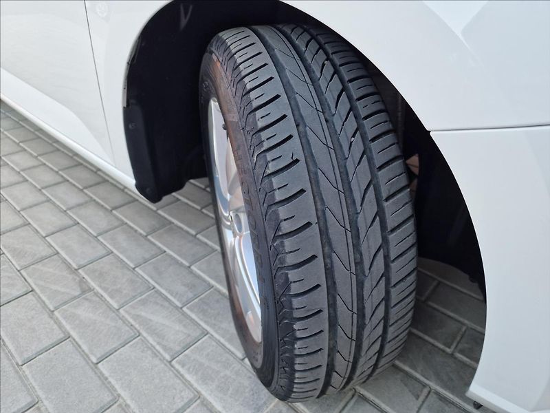 Škoda Fabia 1.0 TSI Ambition,ČR,1.Majitel - fotka 46 z 50