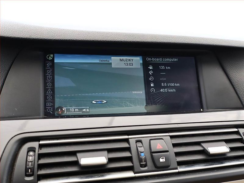 BMW Řada 5 (2012) 530d xDrive, 4X4, Automat - fotka 15 z 21