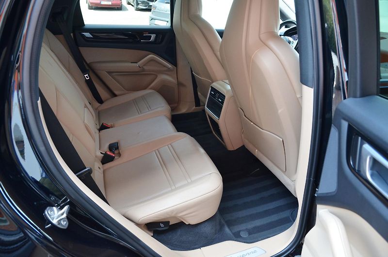 Porsche Cayenne (2022) // REZERVOVÁNO // - fotka 13 z 45