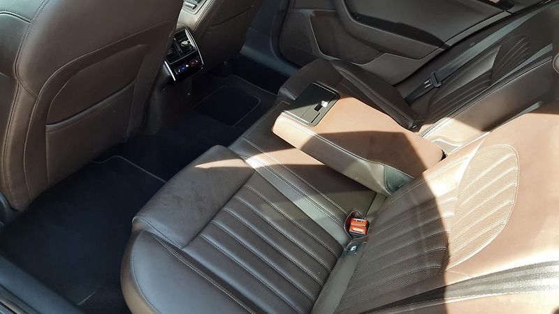 Škoda Superb 2.0 TSI Laurin&Klement DSG 4x4 - fotka 15 z 34