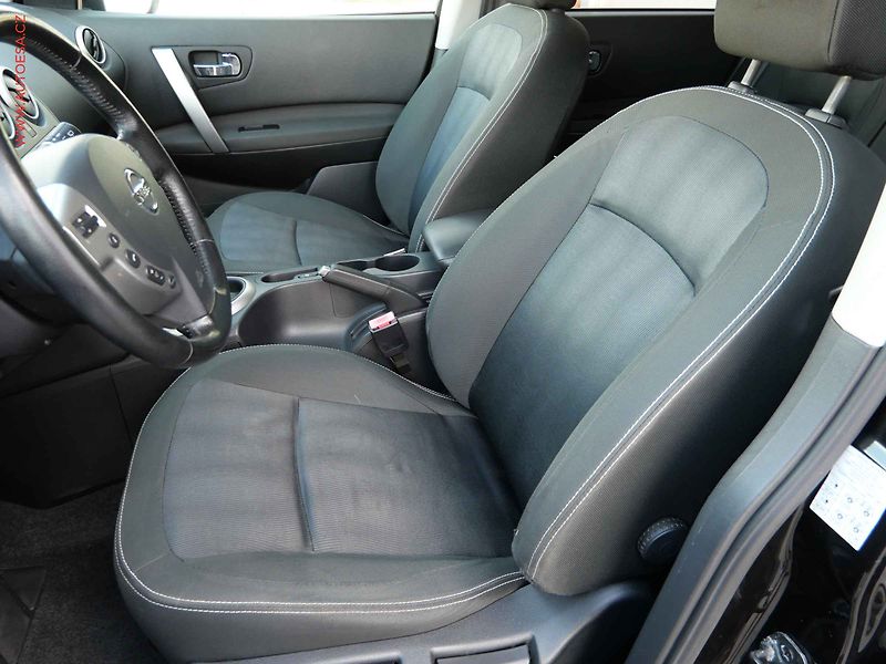 Nissan Qashqai (2012) 1.6 dCi, I-Way, panor, navi - fotka 9 z 19