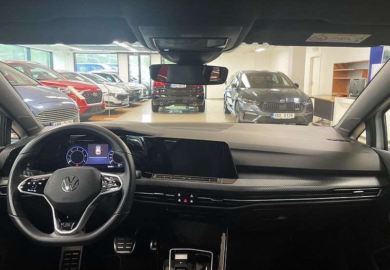 Volkswagen Golf Variant R-LINE 2.0TDI 110kW, ČR - fotka 14 z 32