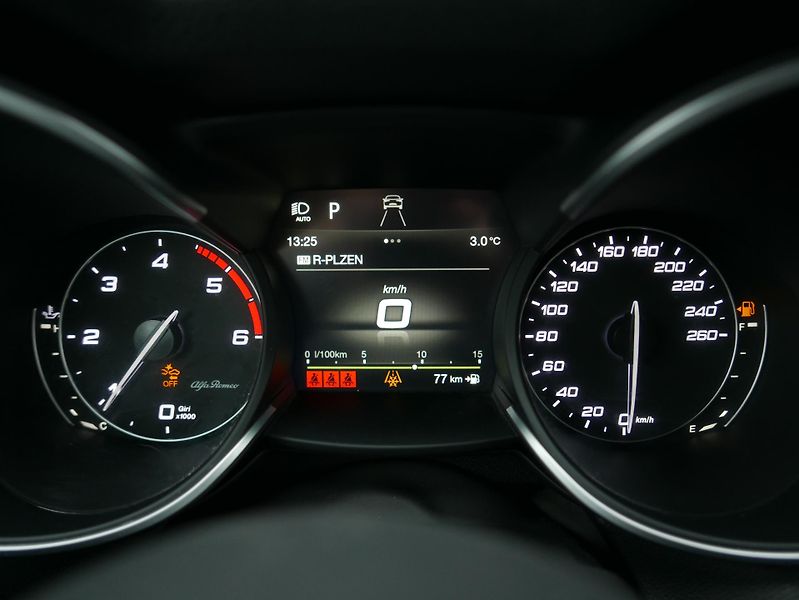 Alfa Romeo Stelvio 2,2 JTD Q4 154kW Automat - fotka 31 z 39