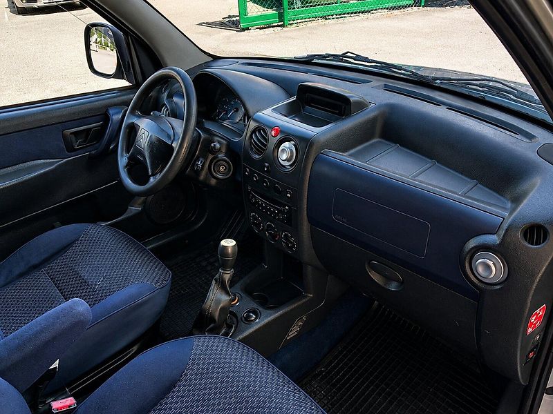 Citroën Berlingo 1,6i (80kW)*TAŽNÉ ZAŘÍZENÍ* - fotka 11 z 15