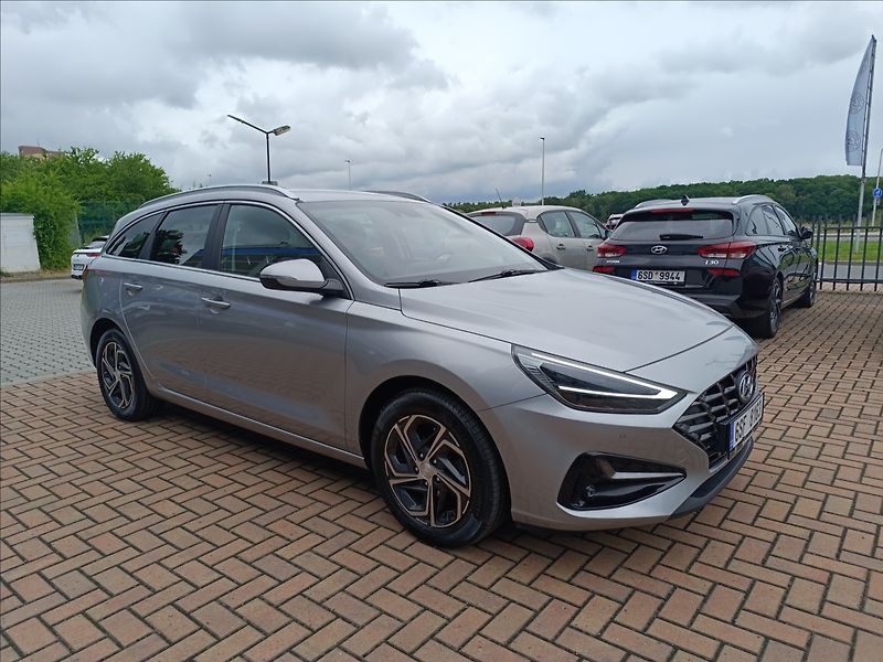 Hyundai i30 1,0 T-GDi DCT Smart - fotka 5 z 22