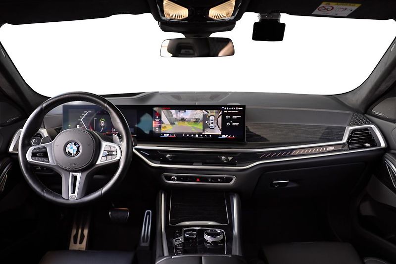 BMW X6 M60i - fotka 11 z 16