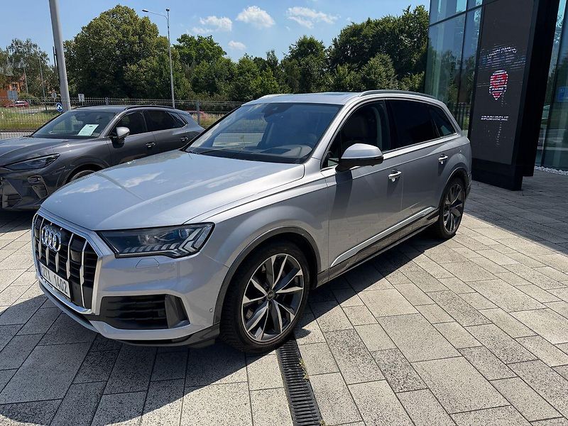 Audi Q7 55 TFSI e 280 Tiptronic Quattr - fotka 4 z 30