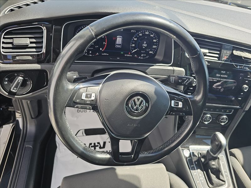 Volkswagen Golf 1,4TSi 110KW DSG Highline - fotka 12 z 50