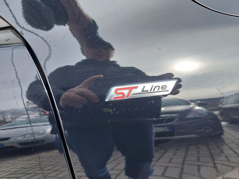 Ford Kuga (2021) III. TDCi ST Line  88kW - fotka 11 z 45