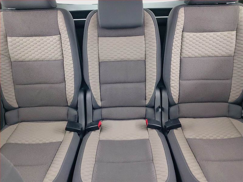 Volkswagen Touran (2008) Cross 1.9 TDI, Automat - fotka 10 z 21