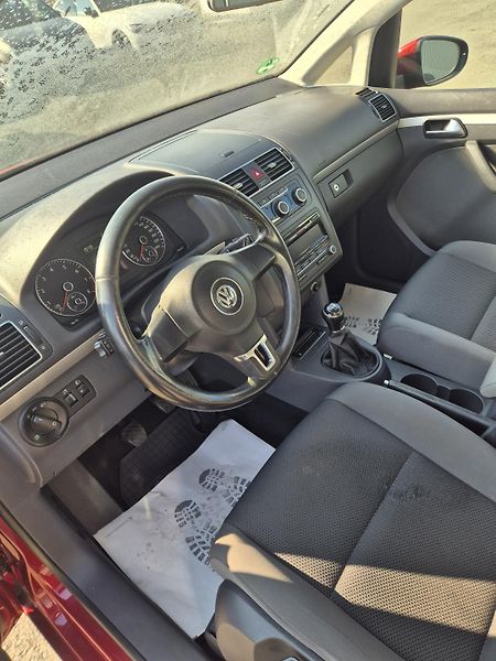 Volkswagen Touran (2012) - fotka 3 z 15