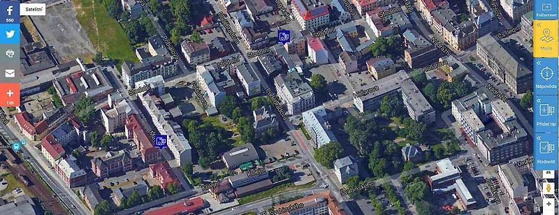 Pořádnou recesí je hned několik návrhů pro měření rychlosti na Karlově mostě.