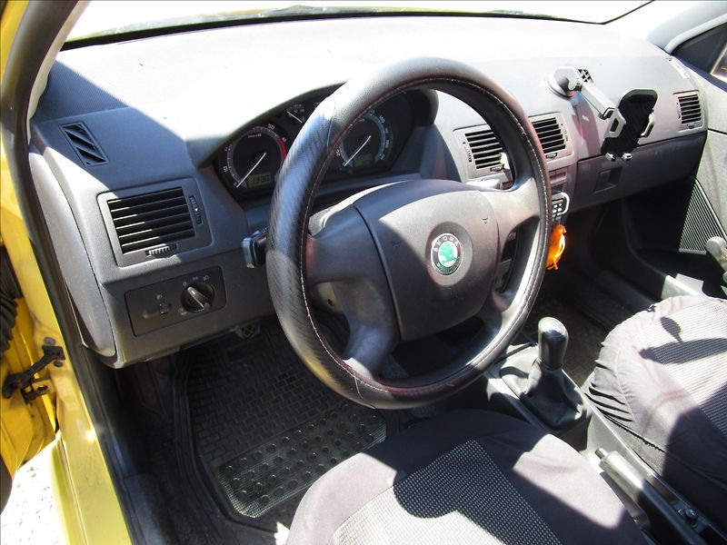 Škoda Fabia 1.2HTP - fotka 10 z 37