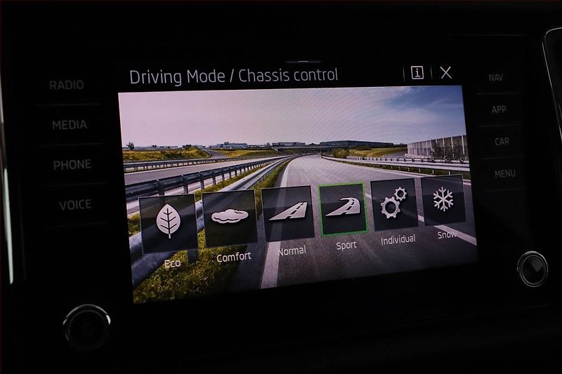 Škoda Kodiaq (2023) 2.0 TSI - fotka 14 z 21