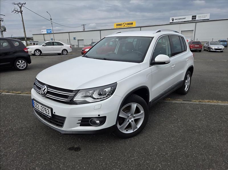 Volkswagen Tiguan 2,0 TDI  4x4 - fotka 1 z 23