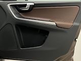 Volvo XC60 D5 AWD SUMMUM AUT CZ - náhled 38
