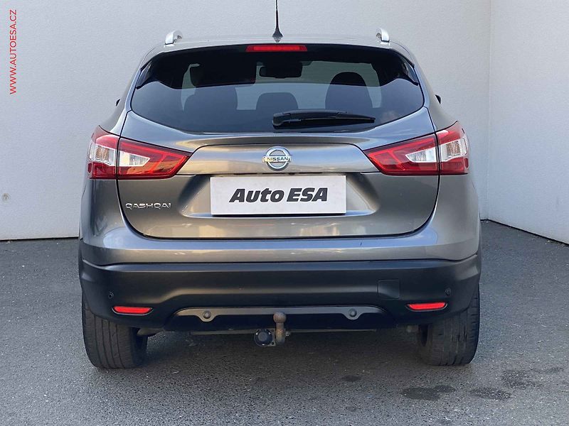 Nissan Qashqai (2015) 1.2 DiG-T, Acenta, panor - fotka 5 z 18