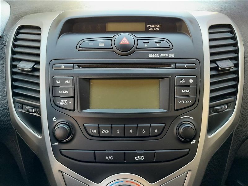 Hyundai ix20 1,6i 91kW 38 000km - fotka 33 z 54