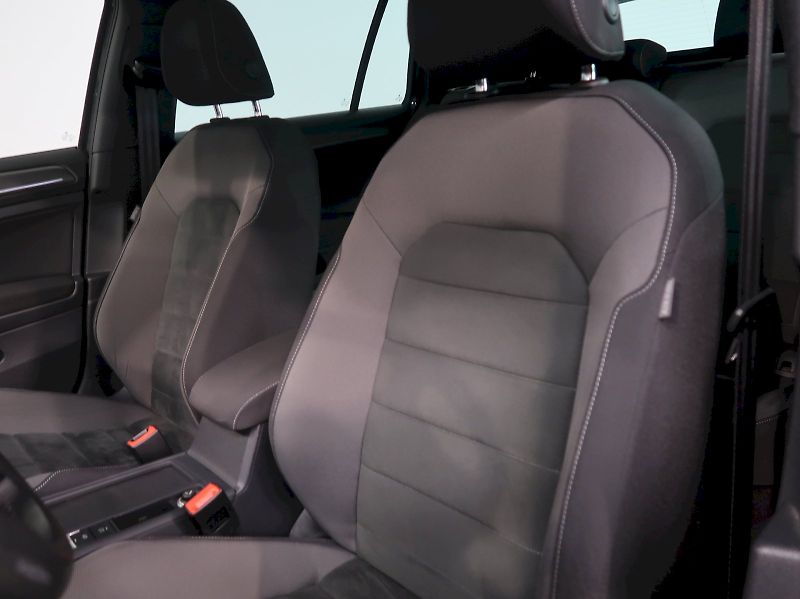 Volkswagen Golf (2019) ALLTRACK 2.0TDI 135kW 4M DSG - fotka 11 z 39