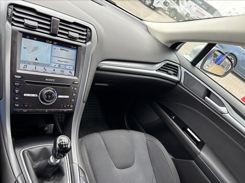 Ford Mondeo 1,5 EcoBoost 121kW Titanium - fotka 33 z 34