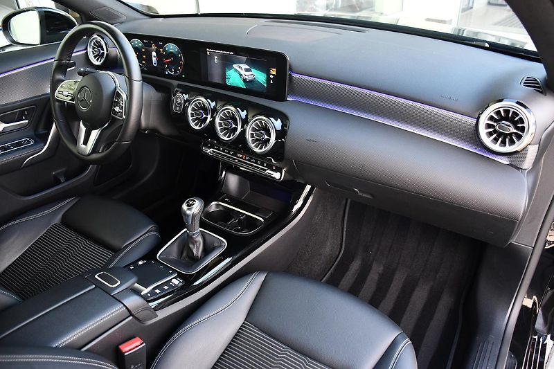 Mercedes-Benz Třídy A A180 NTOP ČR 1M - fotka 12 z 54