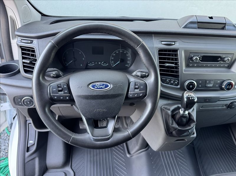 Ford Transit Custom 2,0 TDCi L1H1 DPH 1.maj ČR - fotka 32 z 50
