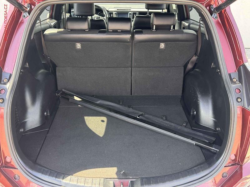 Toyota RAV4 (2016) 2.0 D-4D 4x4, ČR, AC, navi - fotka 7 z 15