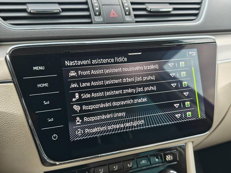 Škoda Superb Style 7DSG 1,5TSI - fotka 17 z 24