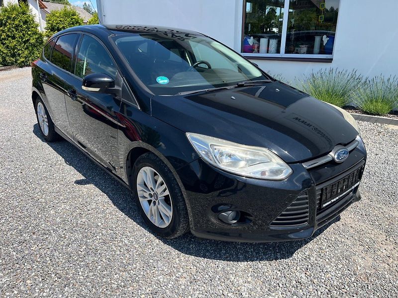 Ford Focus (2011) 1.6 i - fotka 1 z 15