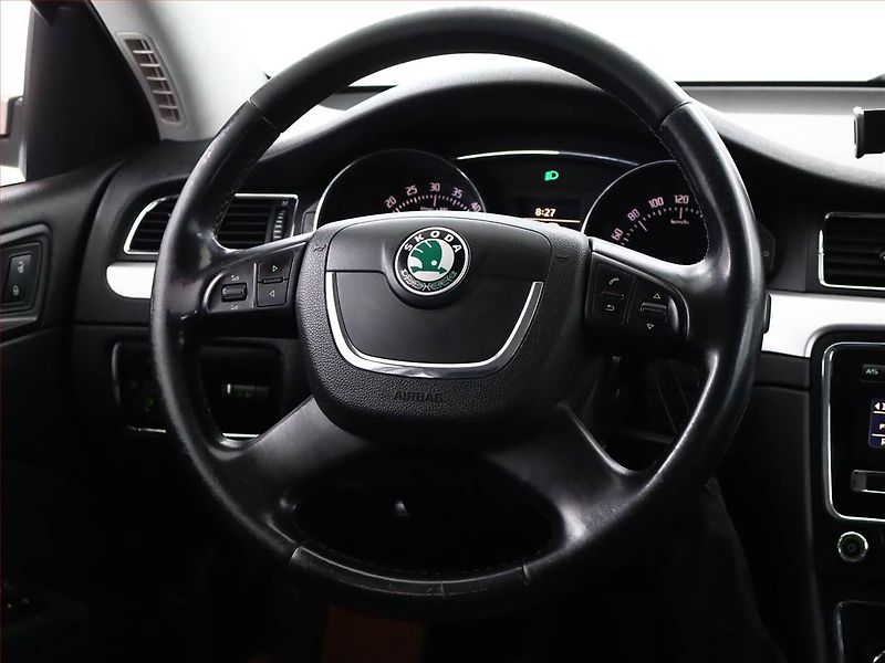 Škoda Superb (2010) 2.0 TDI, nová STK, Tažné - fotka 13 z 14