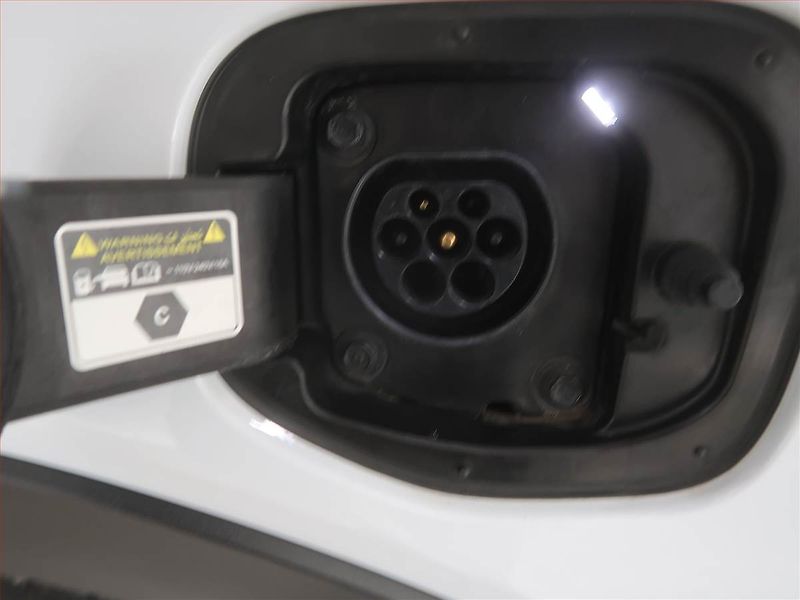 Kia XCeed (2022) Plug-in-Hybrid - fotka 21 z 22