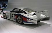 Porsche 935/78 Moby Dick vystavené v muzeu.