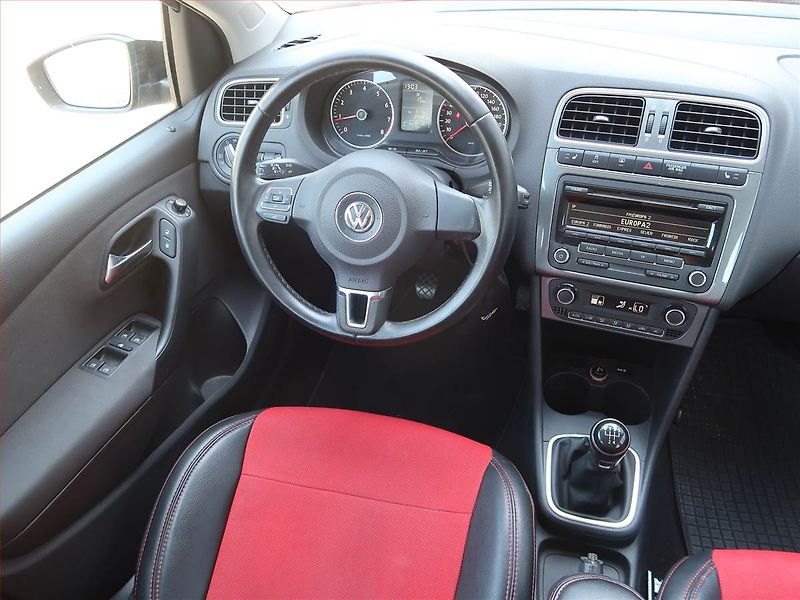 Volkswagen Polo (2014) 1.2 TSI, Tempomat - fotka 7 z 17
