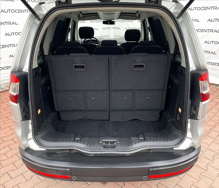 Ford Galaxy 2,0 TDCi,103kW,Titanium - fotka 9 z 27