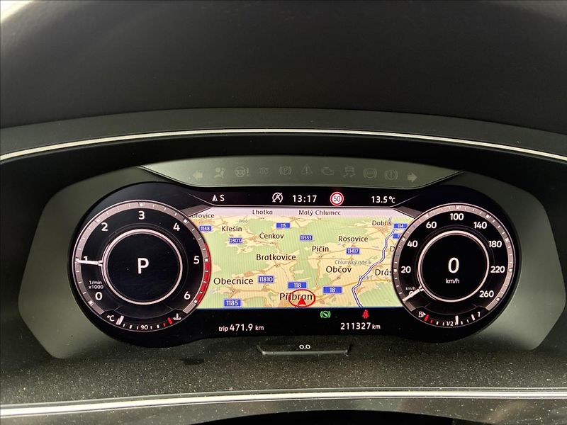 Volkswagen Tiguan Allspace 2,0 TDI PANO TAŽNÉ KAMERA 360 - fotka 18 z 34